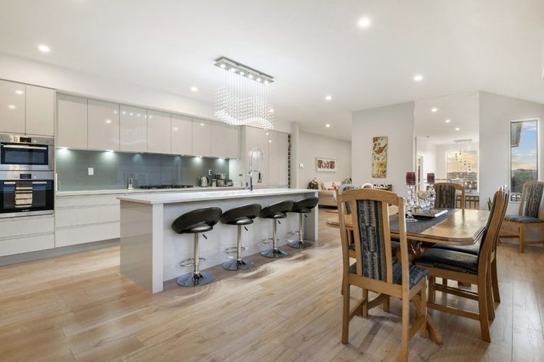 Photo of property in 7 Bridget Court, Red Beach, 0932
