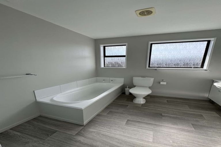 Photo of property in 128a Inwoods Close, Parklands, Christchurch, 8083