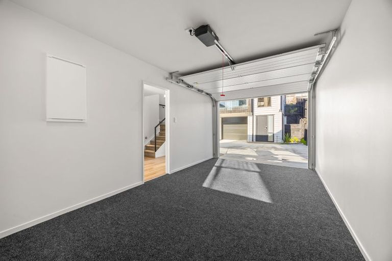 Photo of property in 10b Prince Regent Drive, Half Moon Bay, Auckland, 2012