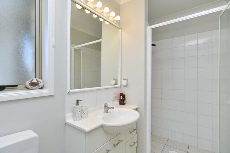 Photo of property in 29 Linkwater Way, Parklands, Christchurch, 8083