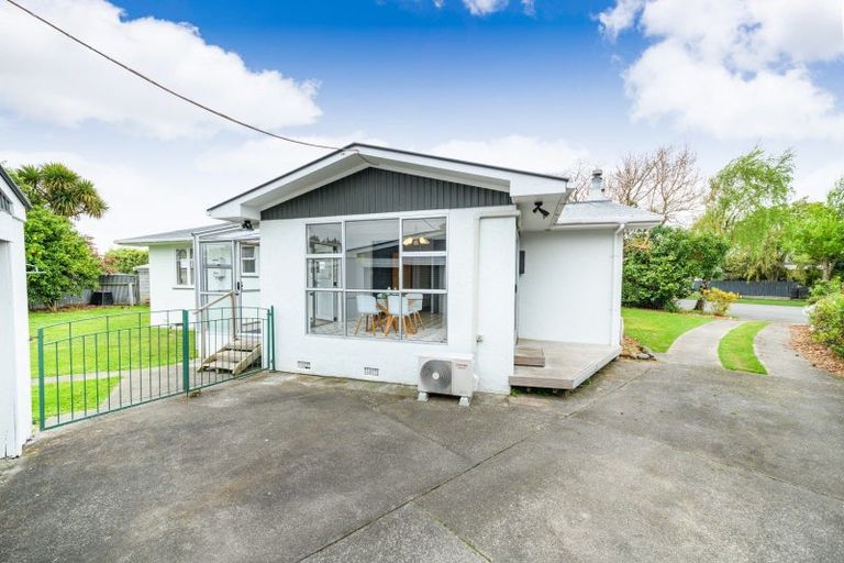 Photo of property in 30 Mokau Place, Terrace End, Palmerston North, 4410
