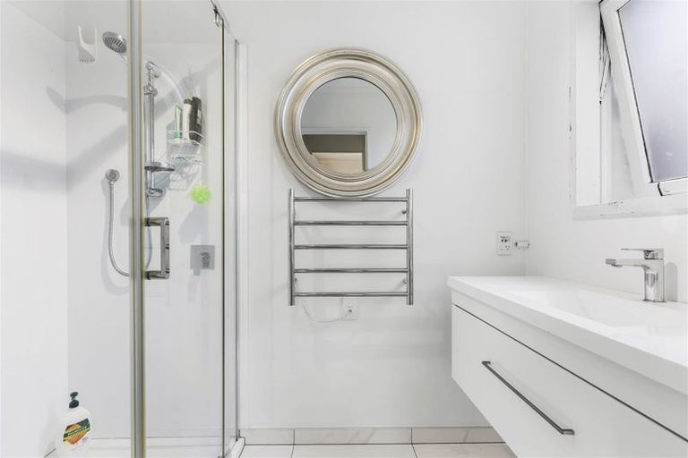 Photo of property in 52a Hatton Road, Orewa, 0931