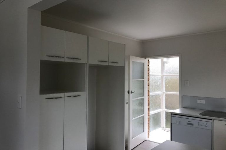 Photo of property in 3/24 Tobruk Crescent, Milford, Auckland, 0620