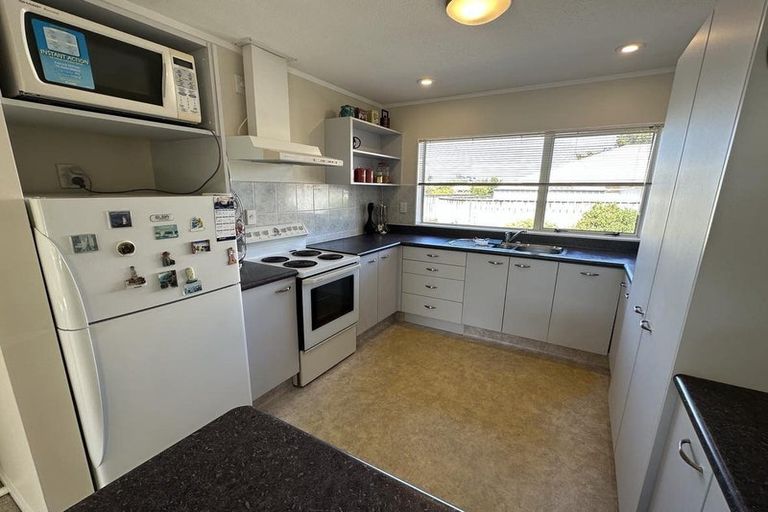 Photo of property in 5 Beachwater Grove, Paraparaumu Beach, Paraparaumu, 5032