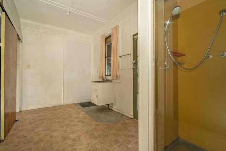 Photo of property in 1 Isabella Street, Whitianga, 3510