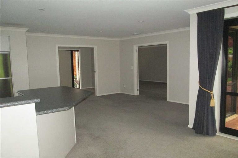 Photo of property in 16 San Clemento Way, Rototuna, Hamilton, 3210