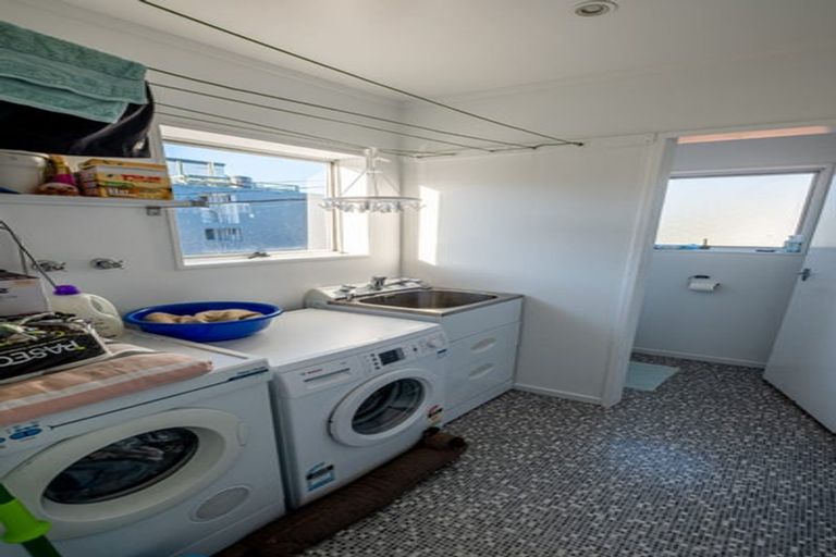 Photo of property in 2/13 Tapiri Street, Hataitai, Wellington, 6021