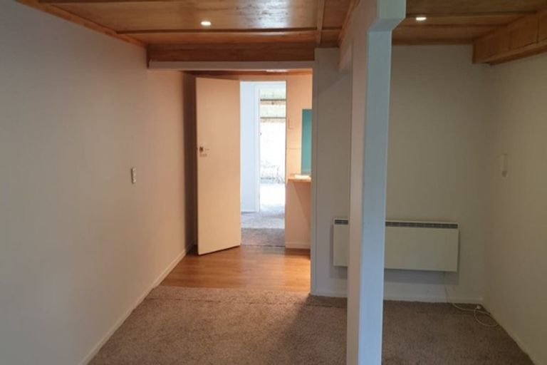 Photo of property in 196 Don Buck Road, Massey, Auckland, 0614