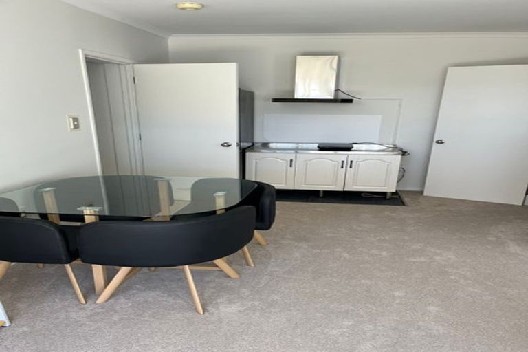 Photo of property in 1/51 Rothesay Bay Road, Rothesay Bay, Auckland, 0630