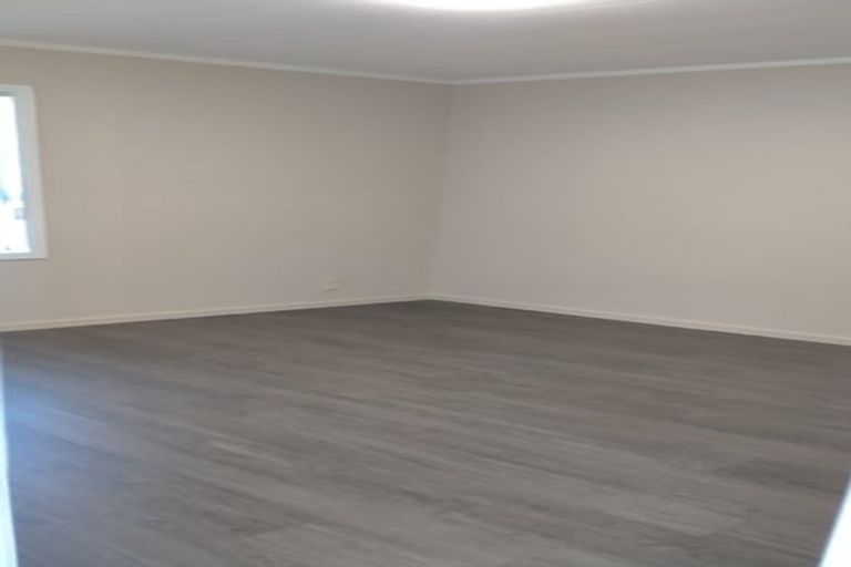 Photo of property in 66 Golf Road, New Lynn, Auckland, 0600