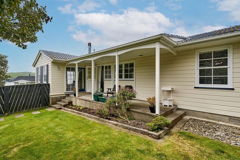 Photo of property in 7 Luff Place, Whitby, Porirua, 5024