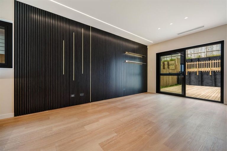 Photo of property in 23 Whakairo Crescent, Gulf Harbour, 0930