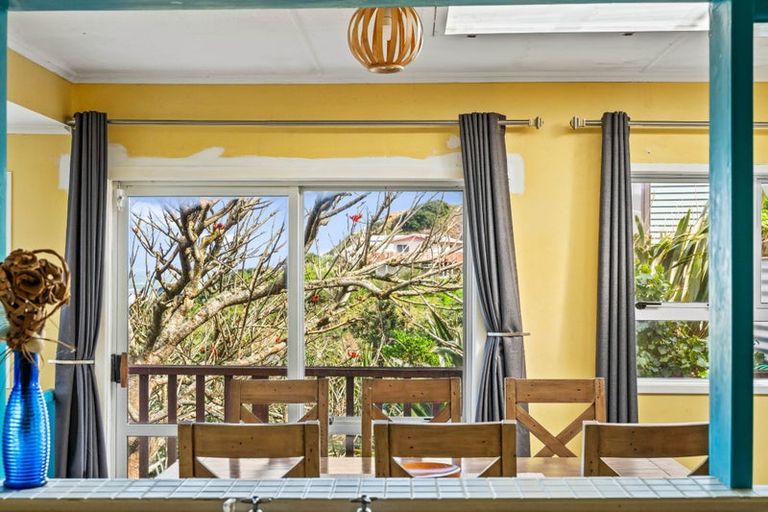 Photo of property in 63 Sea View Road, Baylys Beach, 0377