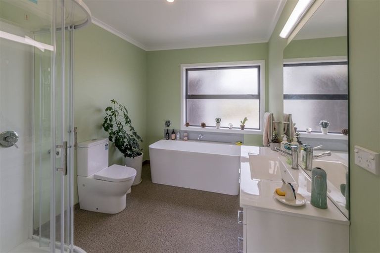 Photo of property in 134 Gladstone Road, Levin, 5571