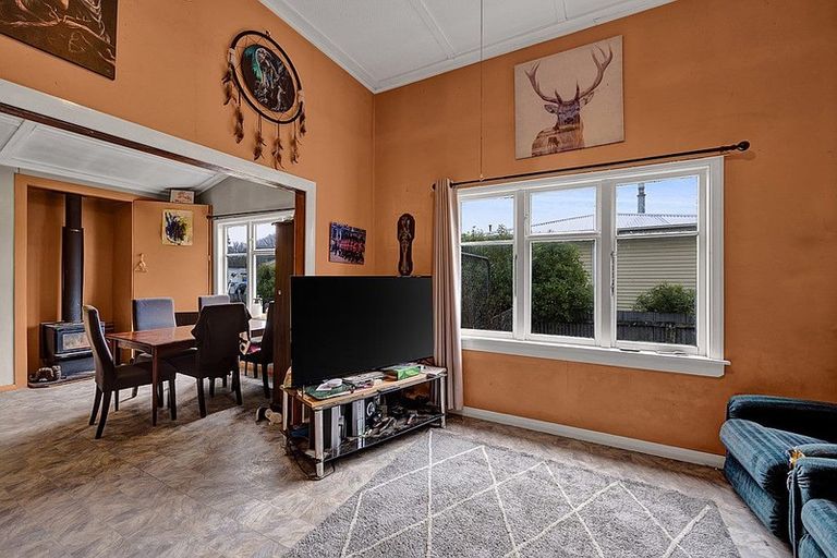 Photo of property in 5 Julian Street, Eltham, 4322