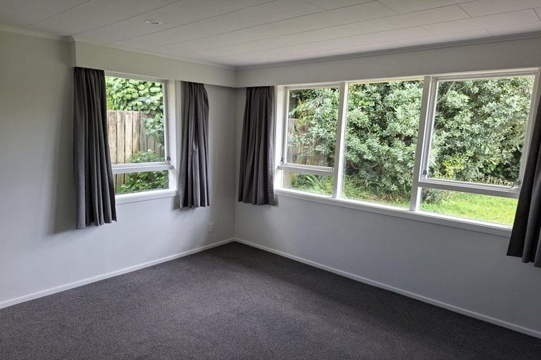 Photo of property in 18 Greenwood Place, Paraparaumu, 5032