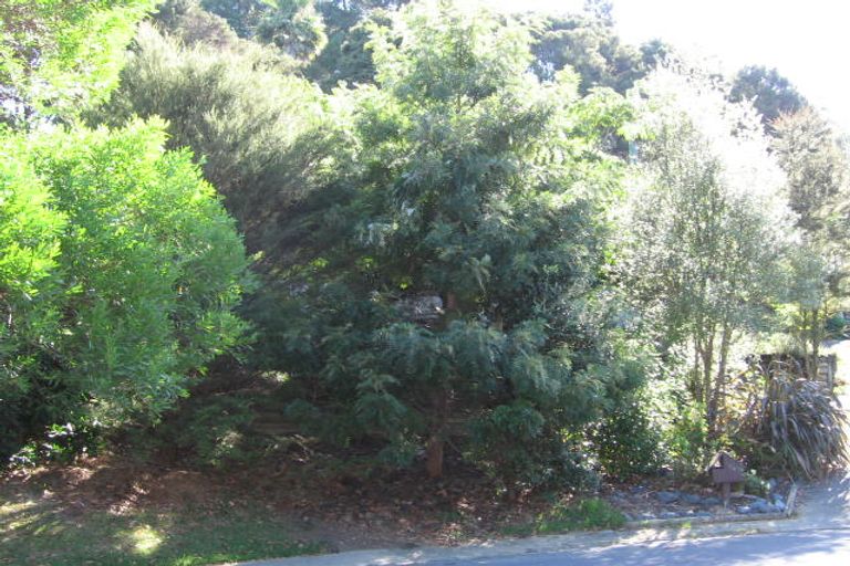 Photo of property in 23 Flavia Close, Torbay, Auckland, 0630