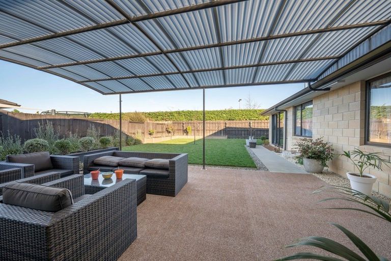 Photo of property in 35 Lilac Close, Cambridge, 3434