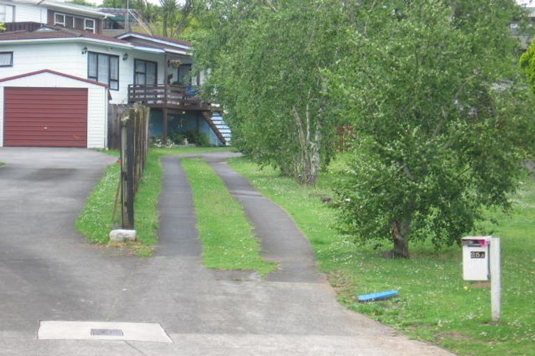 Photo of property in 2/25 Okareka Place, Pakuranga Heights, Auckland, 2010