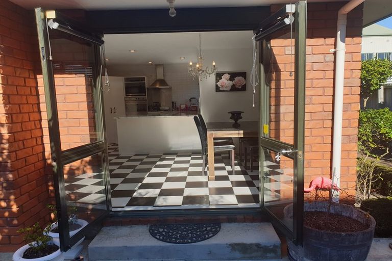 Photo of property in 112 Elizabeth Street, Riccarton, Christchurch, 8041