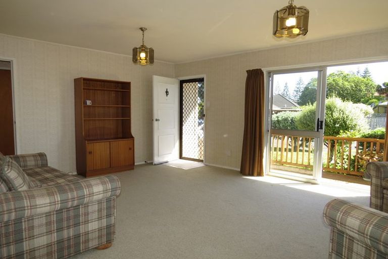 Photo of property in 1/9 Tomintoul Place, Highland Park, Auckland, 2010