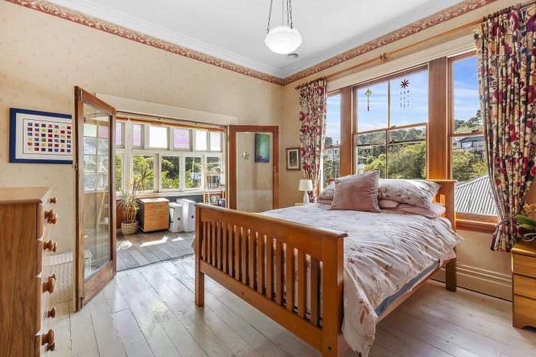 Photo of property in 36 Sutherland Crescent, Melrose, Wellington, 6023