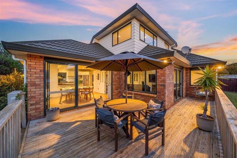 Photo of property in 70 Samwell Drive, Whitby, Porirua, 5024