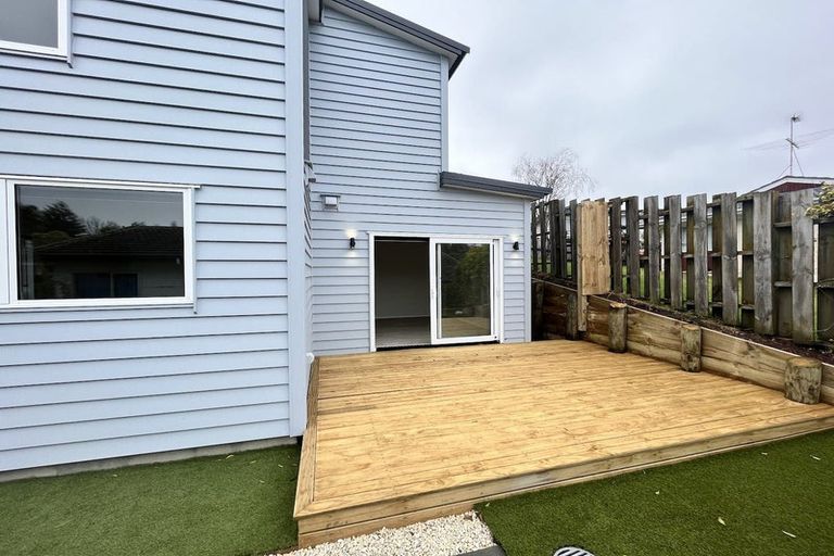 Photo of property in 28b Halberg Street, Glenfield, Auckland, 0629