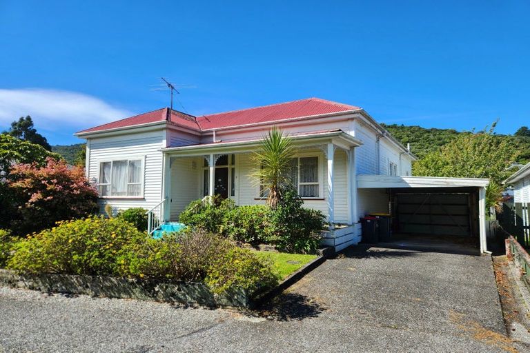 Photo of property in 9 Heaphy Street, Greymouth, 7805