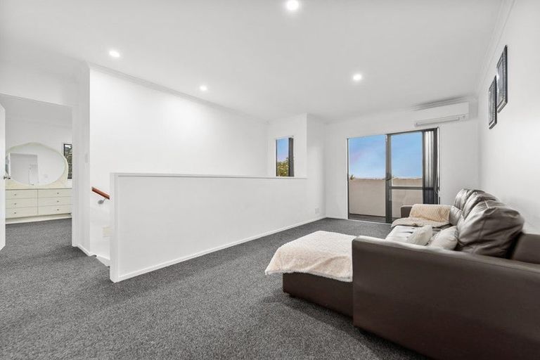 Photo of property in 6 Brunswick Rise, Mangere, Auckland, 2022