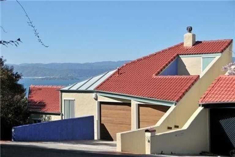 Photo of property in 51 Harbour View Road, Northland, Wellington, 6012