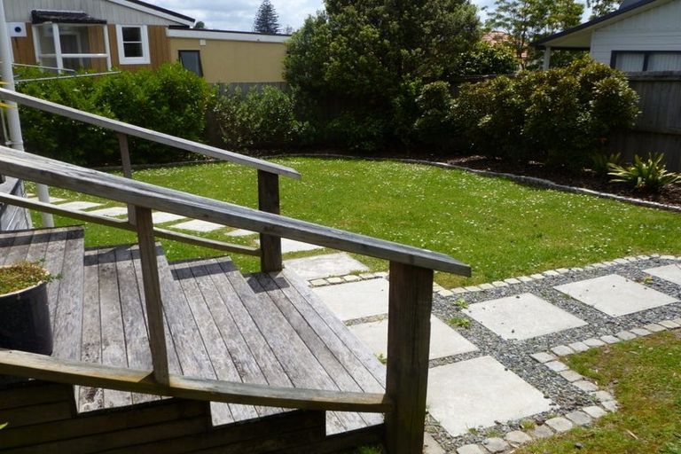 Photo of property in 5 Kaweka Street, New Lynn, Auckland, 0600
