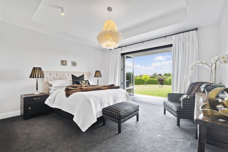 Photo of property in 90 Bushlake Way, Kingseat, Papakura, 2580