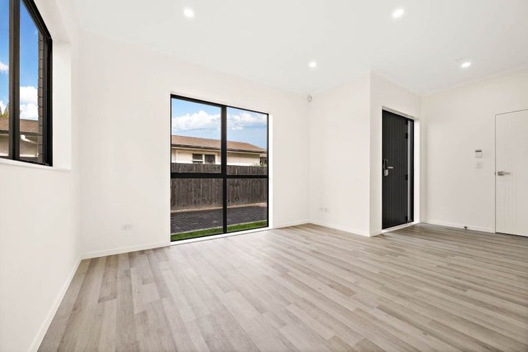 Photo of property in 5 Staines Avenue, Mangere East, Auckland, 2024