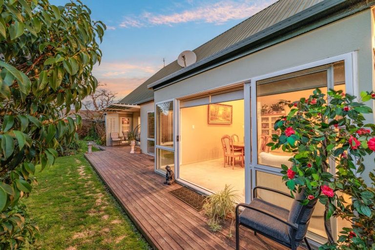 Photo of property in 46 Westgrove Avenue, Avonhead, Christchurch, 8042