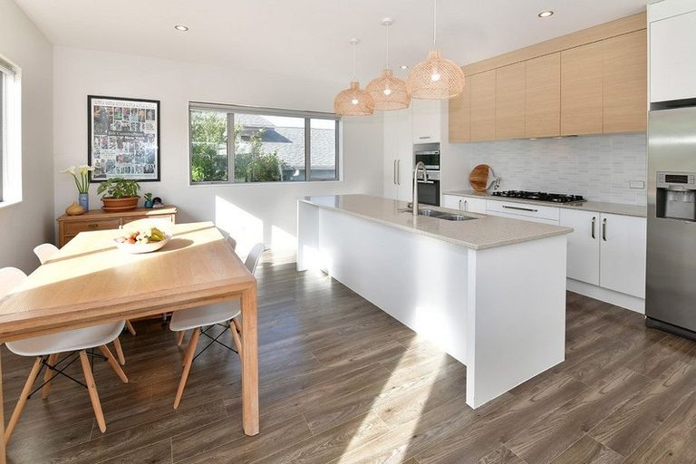 Photo of property in 33 Kaipuke Crescent, Gulf Harbour, Whangaparaoa, 0930