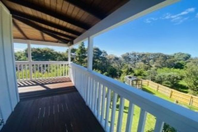 Photo of property in 131 Colwill Road, Massey, Auckland, 0614