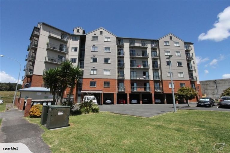 Photo of property in 4j/17 Crown Lynn Place, New Lynn, Auckland, 0600
