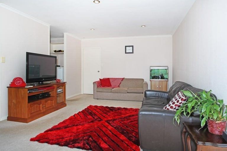 Photo of property in 32a Cutler Street, New Lynn, Auckland, 0600