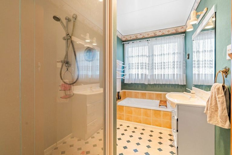 Photo of property in 3 Drake Street, Levin, 5510