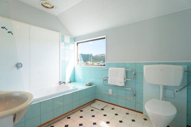 Photo of property in 1 Atwood Grove, Churton Park, Wellington, 6037