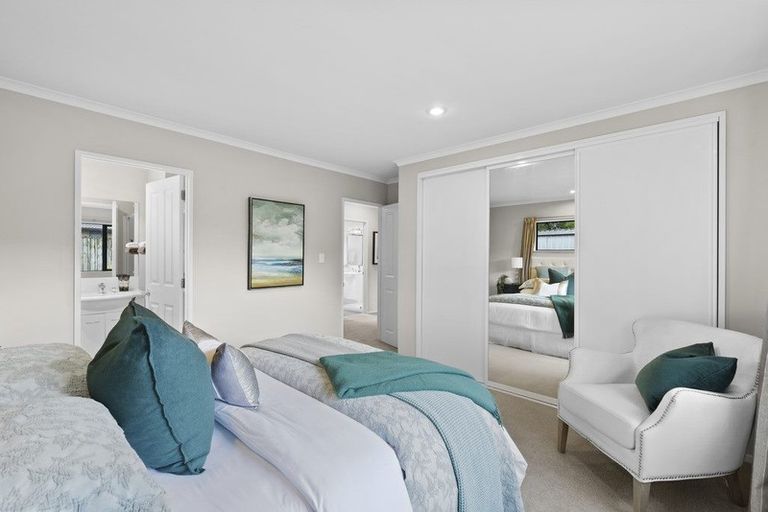 Photo of property in 60 Seamount Drive, Red Beach, 0932