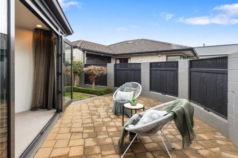Photo of property in 405b Devonport Road, Tauranga South, Tauranga, 3112