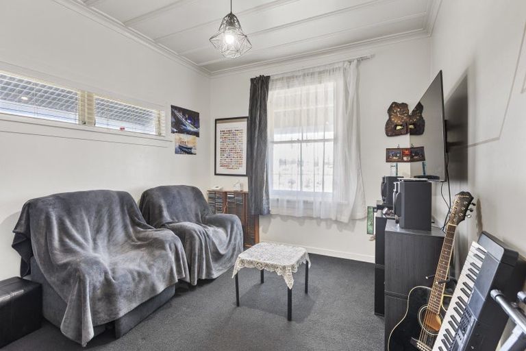 Photo of property in 2 Warre Street, Waitara, 4320