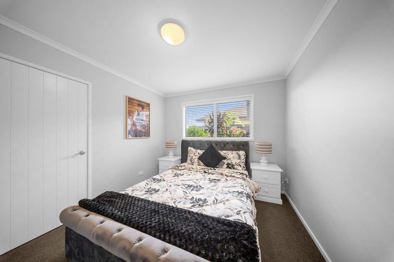 Photo of property in 2 Ballintoy Park Drive, Welcome Bay, Tauranga, 3175