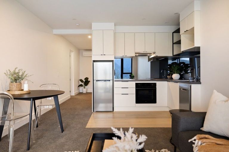 Photo of property in 6 Florence Close, Queenstown Hill, Queenstown, 9300