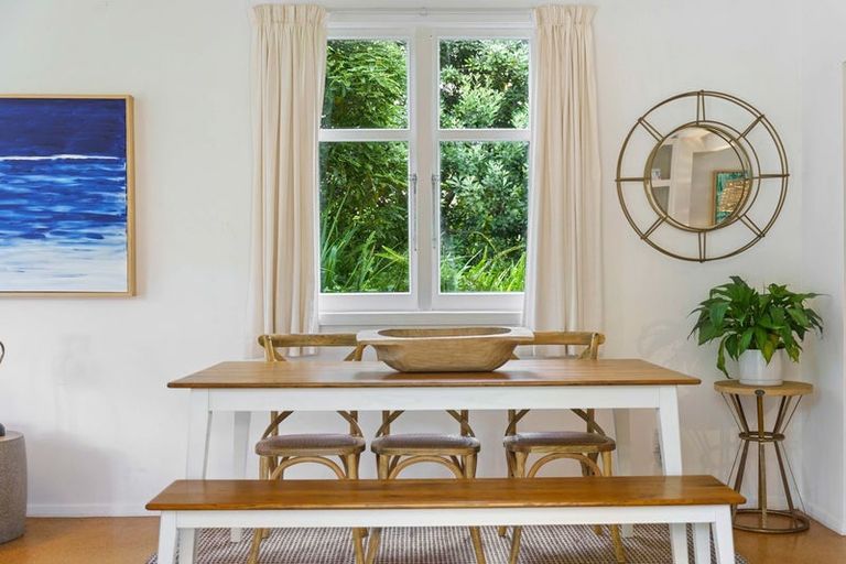 Photo of property in 42 Field Way, Waikanae Beach, Waikanae, 5036