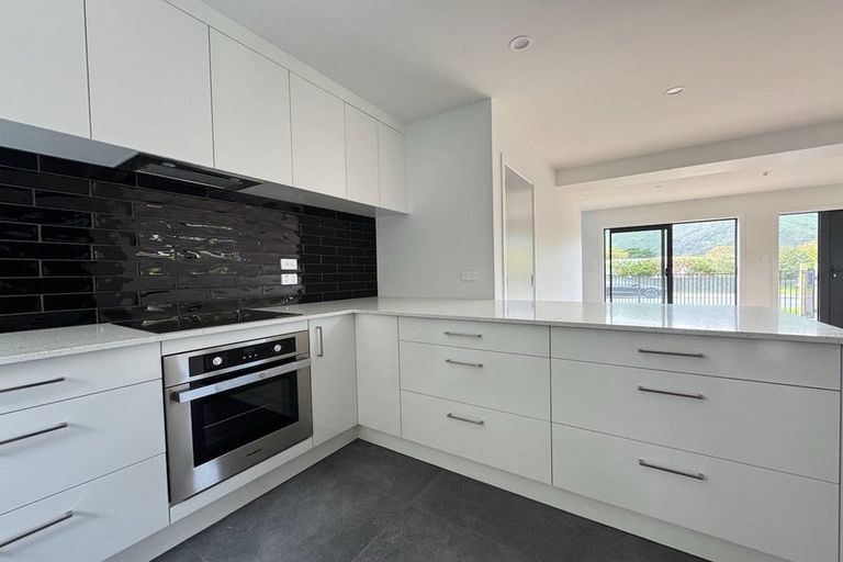 Photo of property in 147 Wellington Road, Paekakariki, 5034