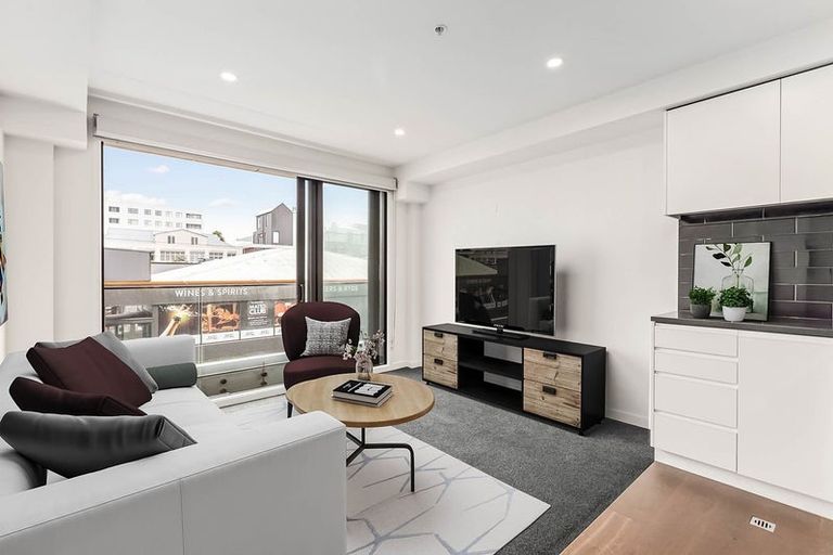 Photo of property in Alpha Apartments, 202/4 Elizabeth Street, Mount Victoria, Wellington, 6011