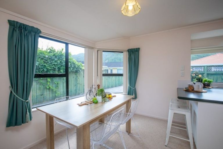 Photo of property in 52a Parata Street, Waikanae, 5036